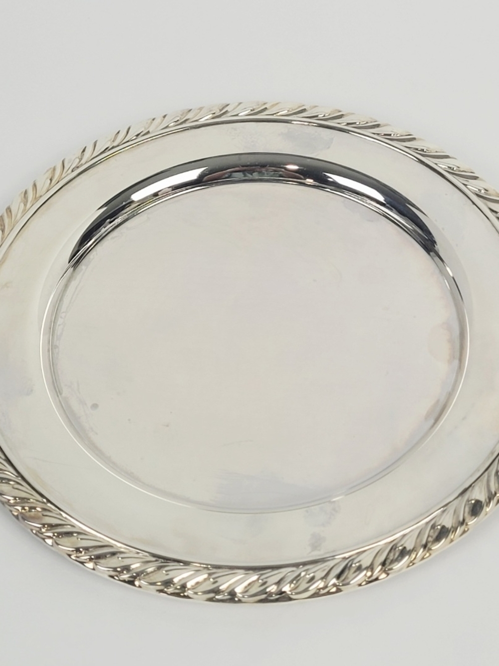 Oneida Silver Twisted Rope Charger Plate